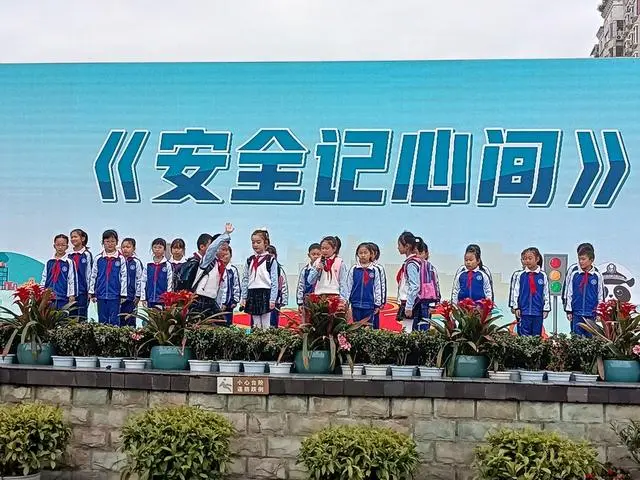 4a5e9a0a9c8b53c339e60a41b3a54b64.jpg